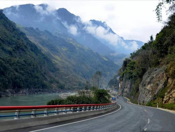 94b6c5b03928402683514c86e79cb74e